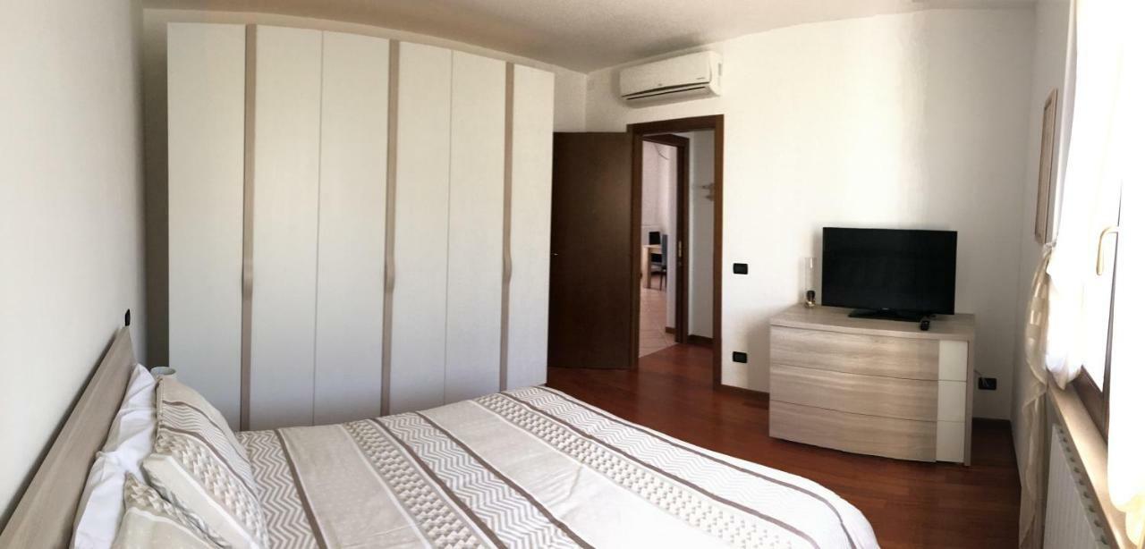 Casa Dany Hotell Lugagnano Exteriör bild