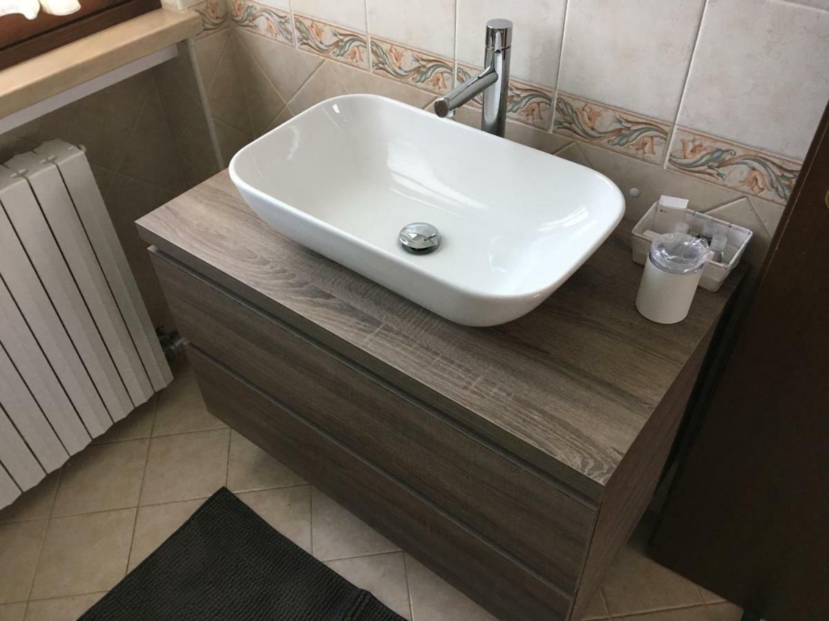 Casa Dany Hotell Lugagnano Rum bild